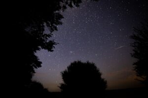 beautiful night sky, stargazing photo for how to watch the perseids meteor shower in Northumberland shooting stars